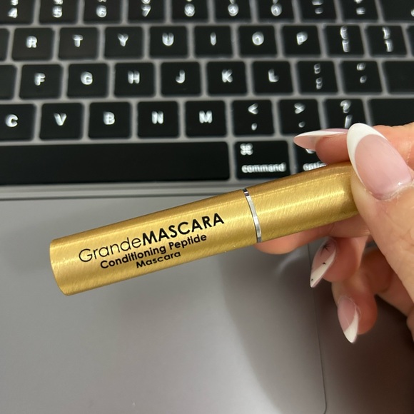 Mini Grande Lash Peptide Mascara - Picture 2 of 2